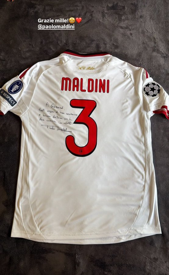 NEWS.ro: FC Barcelona: Gerard Martin a primit un cadou de la Paolo Maldini. Jucătorului spaniol i se mai spune şi „Gerard Maldini”