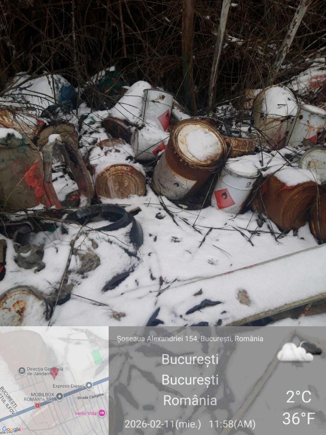NEWS.ro: Garda Naţională de Mediu -  Groapă cu un diametru de aproximativ 7 metri, în care erau abandonate deşeuri periculoase, în curtea unei firme din Bucureşti. A fost depusă sesizare penală la Parchetul Judecătoriei Sectorului 5 - FOTO