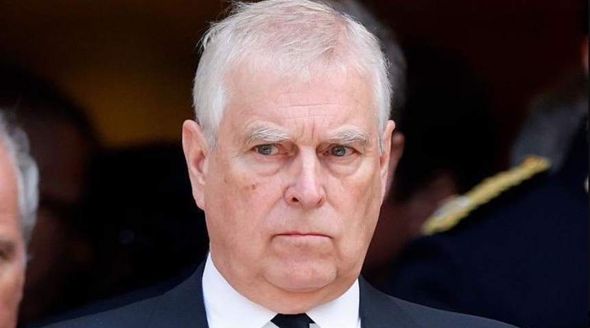 NEWS.ro: Guvernul britanic ia în calcul excluderea prin lege a lui Andrew Mountbatten-Windsor din linia de succesiune la tron