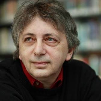 NEWS.ro: INTERVIU – Vladimir Tismăneanu, politolog: România nu este sub nicio formă un element central în strategia globală a Statelor Unite! Full stop! Deci, prieteni şi amici, susţineţi NATO! Despre asta e vorba în propoziţie!