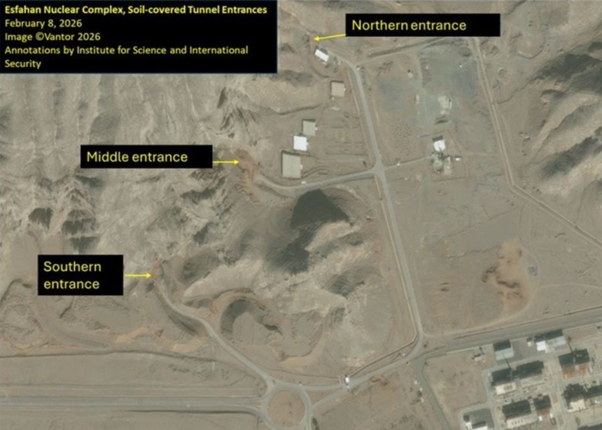 NEWS.ro: Iranul a astupat cu pământ două intrări ale instalaţiei nucleare de la Isfahan şi a consolidat defensiv o a treia, îngrijorat de un atac sau raid al SUA sau Israelului, arată imagini satelitare
