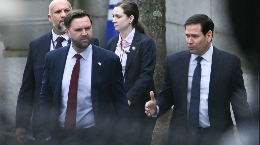 NEWS.ro: J. D .Vance dezminte orice conflict cu Rubio, un potenţial rival în alegerile prezidenţiale din 2028. ”Marco face o treabă excelentă. Şi eu fac o treabă cât de bună pot. Preşedintele face o treabă excelentă. Vom continua să muncim împreună”