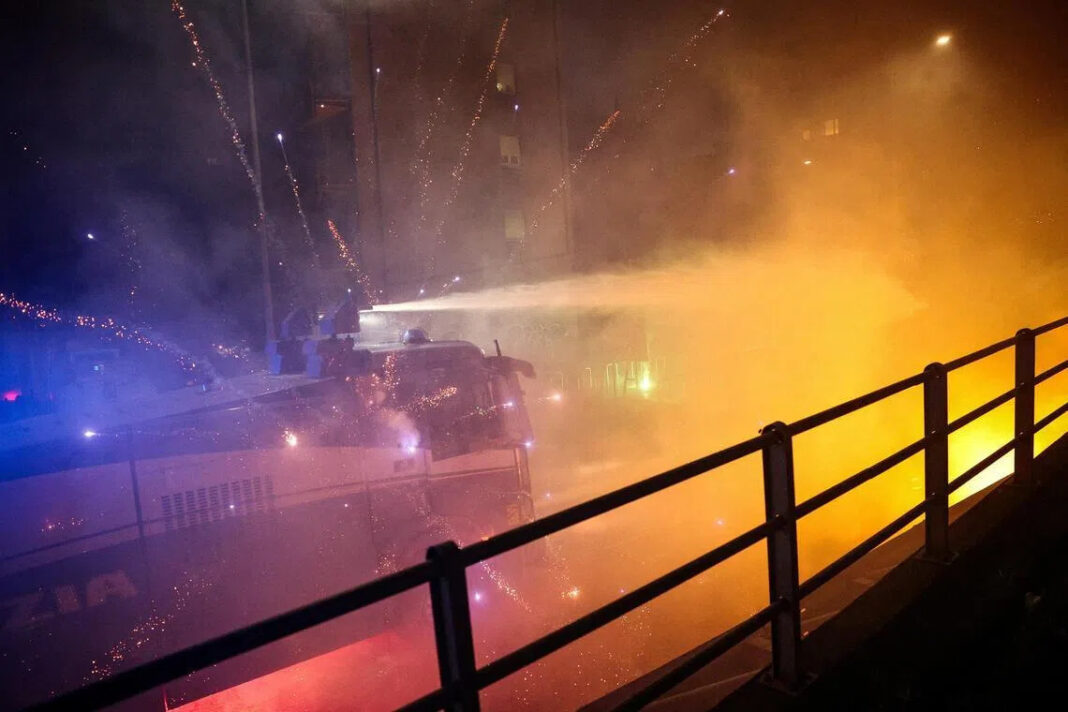 NEWS.ro: JO 2026: Ciocniri între poliţie şi manifestanţii anti-Jocuri Olimpice la Milano