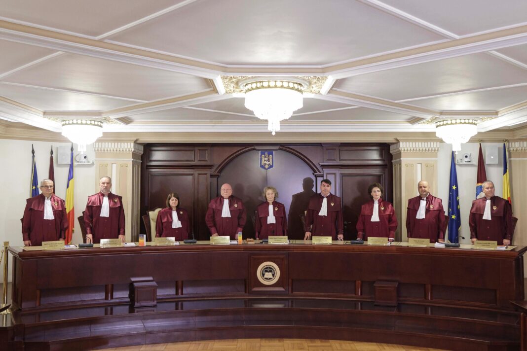 NEWS.ro: Judecător constituţional: Nu ar trebui modificată legea CCR / Ce s-ar întâmpla dacă s-ar putea revoca judecătorii Curţii Constitucţionale de către cei care i-au numit? Ar fi tot timpul la cheremul acestora / Se distruge independenţa Curţii