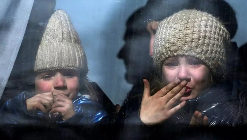 NEWS.ro: Kievul a recuperat 2.000 de copii, însă alte ”mii” sunt captivi în Rusia, anunţă Zelenski