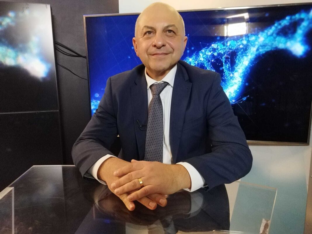 NEWS.ro: Managerul Spitalului Universitar de Urgenţă Bucureşti: Sunt spitale publice în lumea asta, în Europa, în care medicii n-au contracte de muncă pe durată nedeterminată / Au contracte negociate