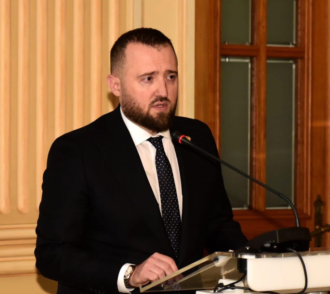 NEWS.ro: Marius Voineag: Promovarea acordurilor de recunoaştere a vinovăţiei la nivel naţional ar trebui să fie o prioritate / Procedura va genera costuri reduse pentru stat şi o simplificare privind procentul de încărcare per procuror
