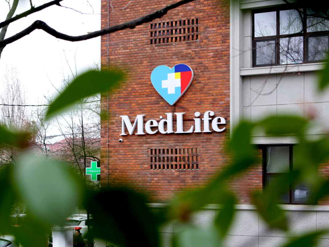NEWS.ro: MedLife trece pe pierdere în 2025, cu un rezultat negativ de -3,95 milioane lei, de la un profit net de 16,75 milioane lei în anul 2024