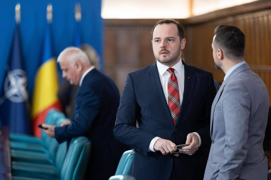 NEWS.ro: Ministrul Sănătăţii cataloghează drept „sfidare la adresa unei ţări întregi” atitudinea medicilor care profesează în privat în timp ce au program în unităţile sanitare publice