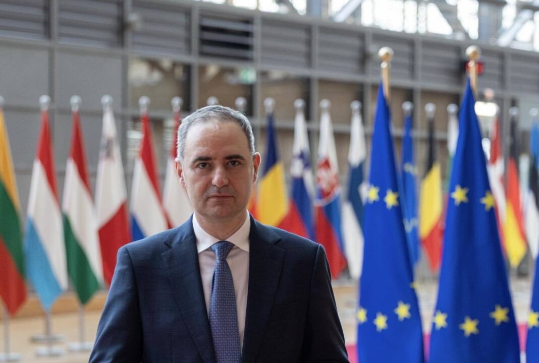 NEWS.ro: Nazare explică cum s-a ajuns ca datoria publică a României să depăşească 60% din PIB: Nu înseamnă o criză / Ani la rând, statul a cheltuit mai mult decât a încasat / Reflectă acumularea unor deficite foarte mari în anii anteriori
