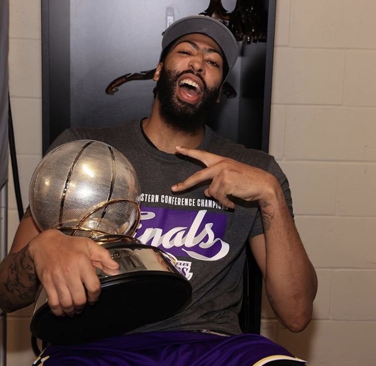 NEWS.ro: NBA: După doar un an, Anthony Davis a fost transferat de la Dallas Mavericks la Washington Wizards