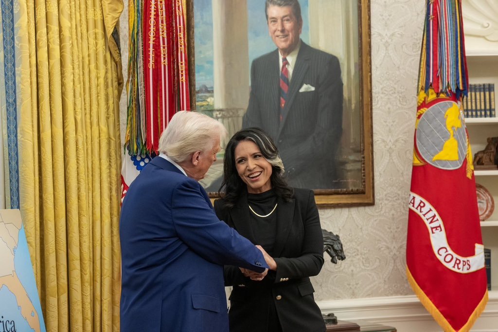 NEWS.ro: NSA a detectat un apel telefonic între serviciile secrete străine şi o persoană apropiată lui Trump / Tulsi Gabbard ar fi cerut NSA să nu publice raportul de informaţii şi ar fi instruit oficialii să transmită detaliile secrete direct la biroul ei