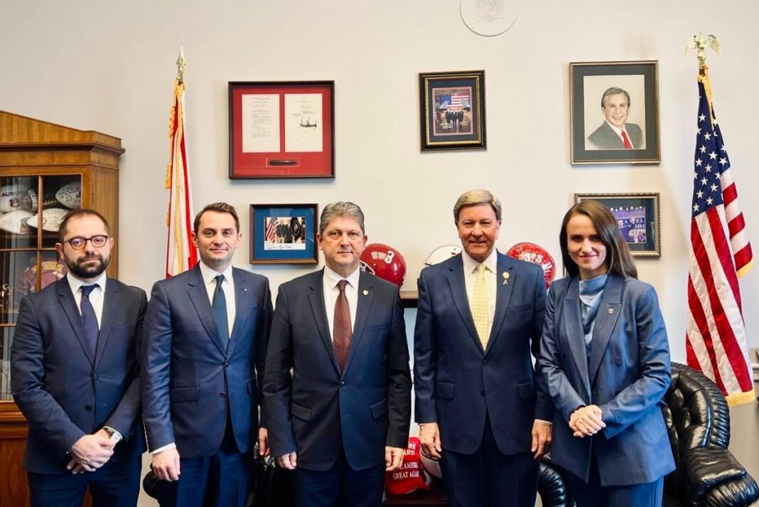 NEWS.ro: Oana Ţoiu, discuţii cu Mike Rogers, Preşedintele Comisiei pentru Apărare din Camera Reprezentanţilor, la Washington: Consolidăm legăturile diplomatice cu Legislativul american şi am transmis invitaţia de a vizita România în 2026