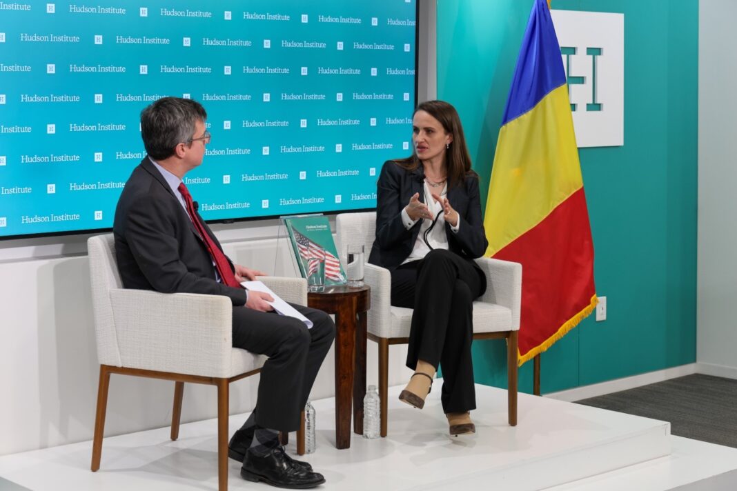 NEWS.ro: Oana Ţoiu, în SUA: România îşi asumă o responsabilitate strategică în domeniul gazelor naturale. Să crească producţia în următorii ani pentru a scădea preţurile acasă şi a proteja regiunea împotriva utilizării preţurilor ca armă de şantaj politic