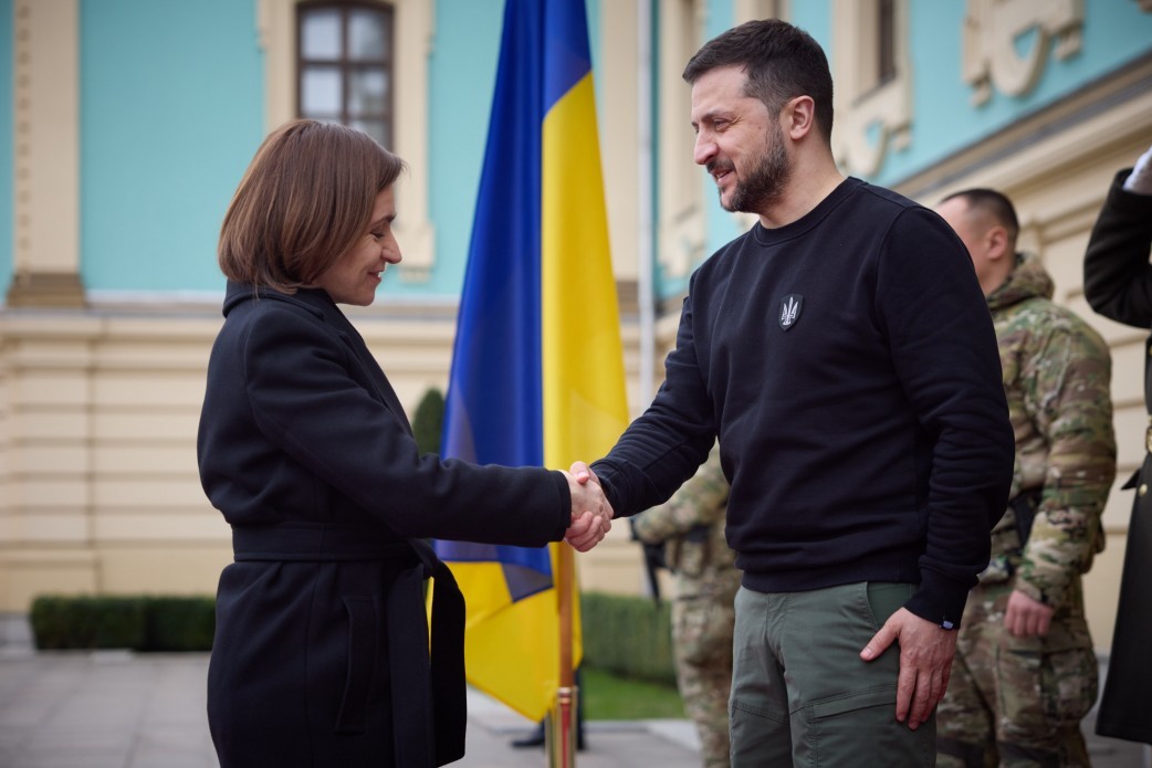 NEWS.ro: Patru ani de război. Maia Sandu, mesaj pentru Ucraina: „Vă mulţumim că aţi ţinut Rusia departe de ţara noastră şi că aţi protejat Europa. Vă suntem alături - astăzi şi în fiecare zi”