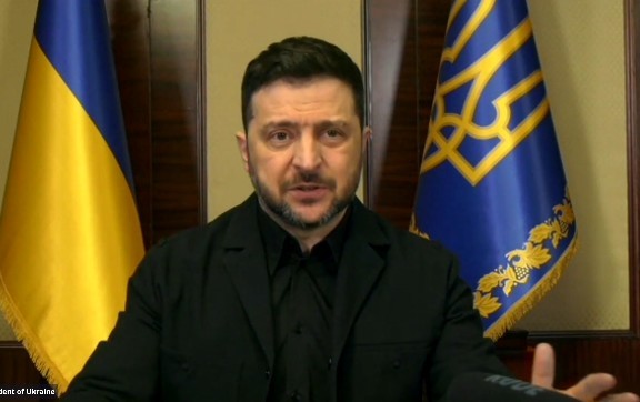 NEWS.ro: Patru ani de război. Volodimir Zelenski îndeamnă Uniunea Europeană să stabilească o dată pentru aderarea Ucrainei - VIDEO