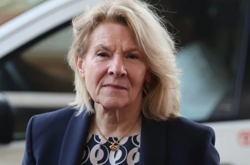 NEWS.ro: Patru noi membri în Guvernul francez. în cadrul unei ”mini-remanieri”, inclusiv Catherine Pégard la Cultură, în locul lui Rachida Dati, care a ieşit din Executiv pentru a-şi face campanie în alegerile de la Primăria Parisului, anunţă Palatul Elysée