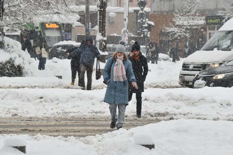 NEWS.ro: PMB: Poliţia Locală a Municipiului Bucureşti cere operatorilor de salubritate din Sectoarele 1, 3 şi 5 să trateze cu seriozitate deszăpezirea în zona centrală şi Centrul Vechi, cărţile de vizită ale Capitalei