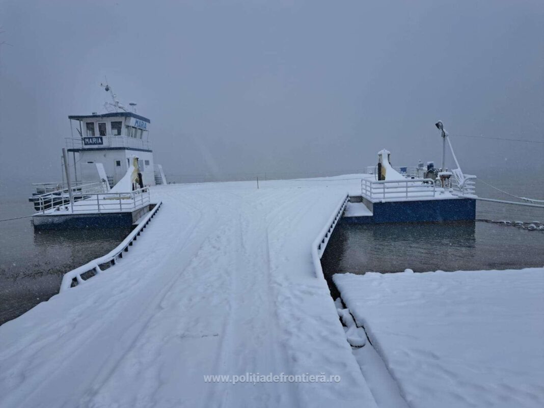 NEWS.ro: Poliţia de Frontieră: Activitatea bacului Chiciu-Ostrov şi a feribotului Călăraşi-Aidemir, suspendate din cauza vremii/ Este suspendată şi trecerea cu bacul pentru camioane la PTF Isaccea-Orlovca