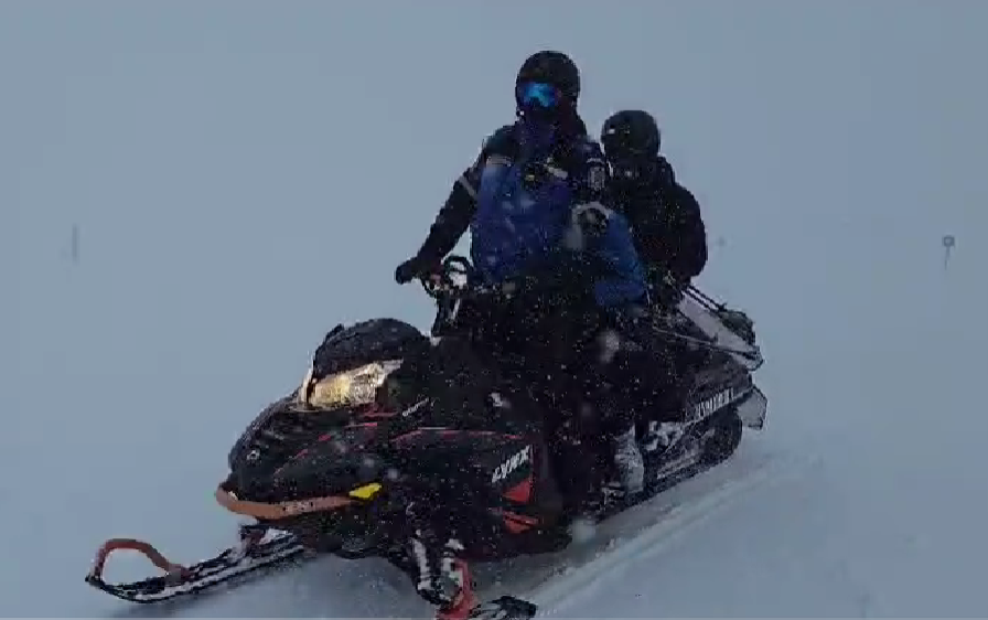 NEWS.ro: Prahova: Intervenţie a jandarmilor montani în sprijinul a doi schiori care, din cauza ceţii, s-au rătăcit pe munte