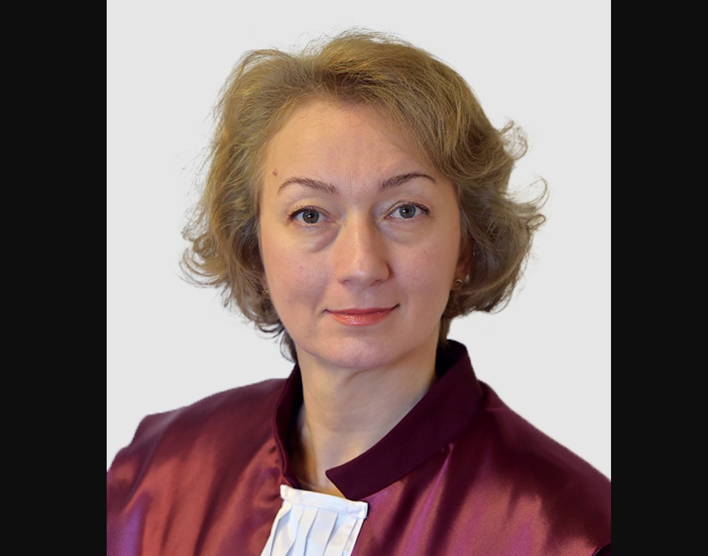 NEWS.ro: Premierul Ilie Bolojan a transmis o scrisoare CCr pe tema legii referitoare la pensiile magistraţiilor, contestată de ICCJ: Comisia Europeană consideră neîndeplinit Jalonul 215, având ca efect pierderea de către România a sumei de 231 milioane de euro