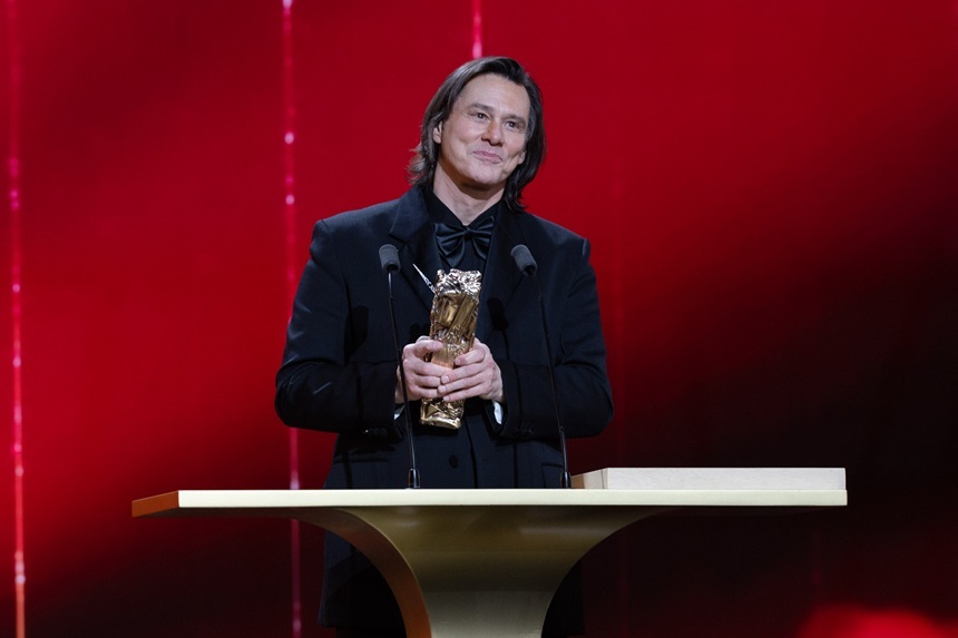 NEWS.ro: Premiile César - „L'Attachement”, cel mai bun film/ Jim Carrey, omagiat: „Ce privilegiu să fiu aici, cu atâţia oameni care mi-au oferit inimile lor în schimb”/ Celebrarea pentru Brigitte Bardot, perturbată de un strigăt: „Rasistă!”/ Palmares 2026/ VIDEO