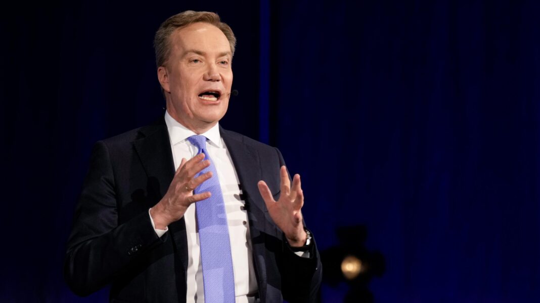 NEWS.ro: Preşedintele Forumului Economic Mondial demisionează după finalizarea anchetei independente referitoare la legăturile sale cu Epstein