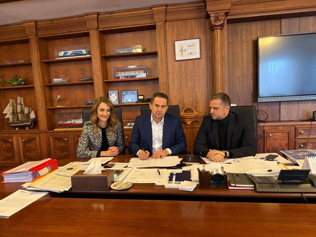 NEWS.ro: Primăria Sibiu a preluat oficial în proprietate Spitalul Căi Ferate, care va deveni Spitalul Municipal / Unitatea cu 67 de paturi îşi va păstra personalitatea juridică şi angajaţii / Serviciile medicale vor continua pe durata modificărilor juridice
