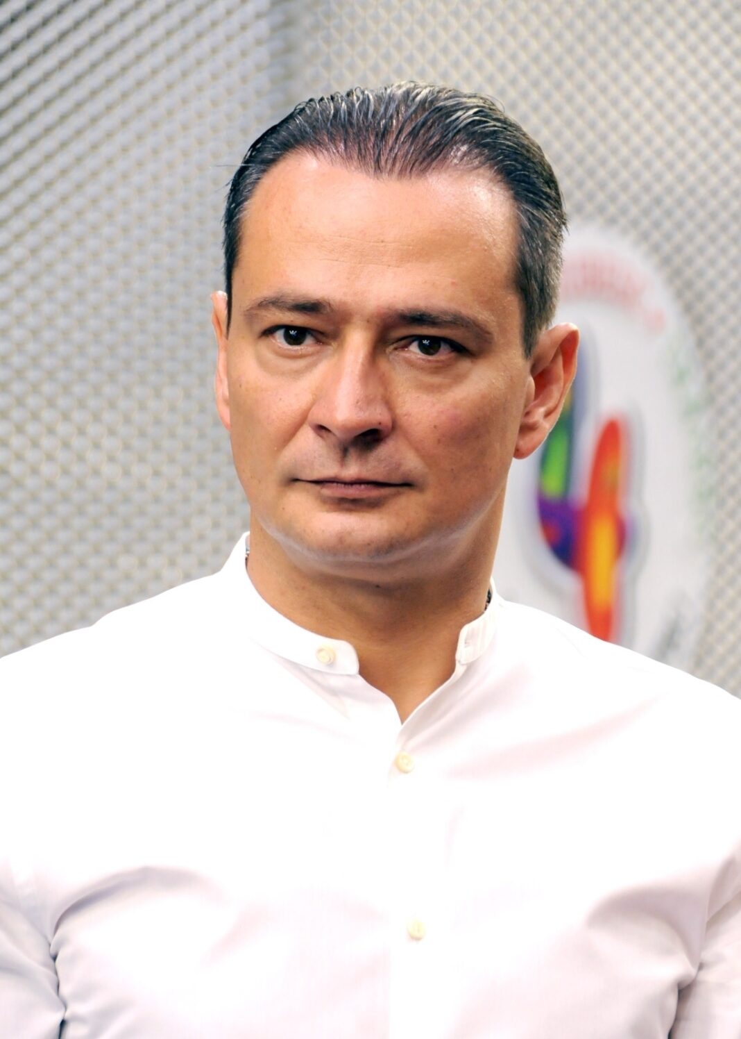 NEWS.ro: Primarul Sectorului 4 susţine că nu este în conflict cu primarul general al Capitalei: Există nişte diferenţe majore de opinie/ Întreaga campanie a dânsului nu a fost altceva decât o butaforie/ Simple promisiuni golite de sens