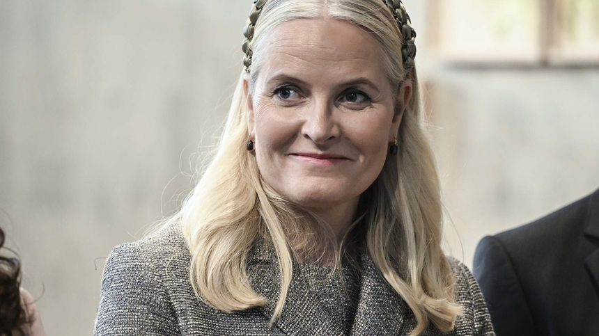 NEWS.ro: Prinţesa norvegiană Mette-Marit „regretă profund” prietenia cu Epstein (palatul regal)