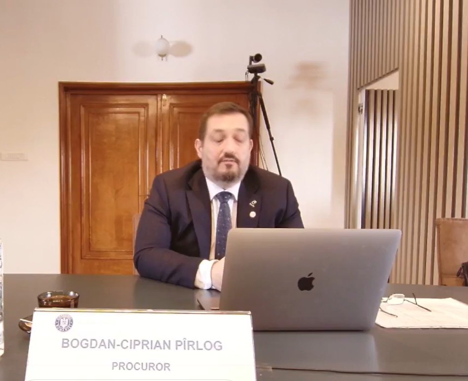 NEWS.ro: Procurorul Bogdan Pîrlog: Una din marile probleme ale percepţiei negative a sistemului judiciar a fost şi tăcerea / Un om care lucrează cu cârca de dimineaţa până seara, când te aude că îţi cad dosarele în cap, se gândeşte că e bine că ai birou
