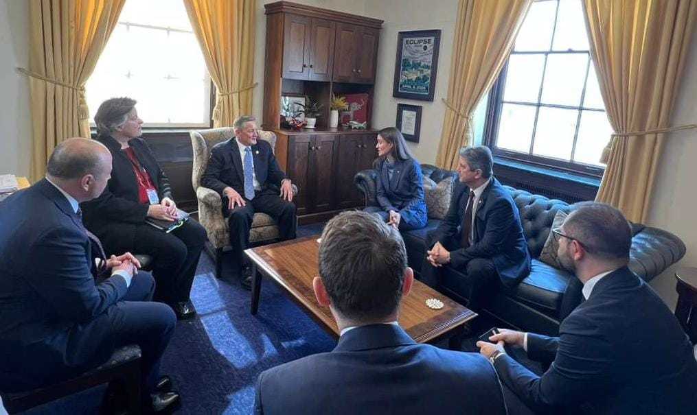 NEWS.ro: Radu Burnete, după reuniunea dedicată mineralelor critice, de la Washington: America are nevoie de aliaţi cu economii reziliente la presiuni geopolitice. România este unul dintre ei. E necesar să ieşim din paradigma simplistă cu «ne vindem resursele»