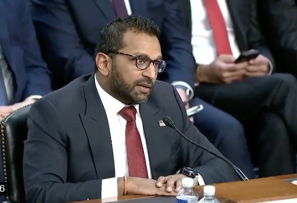 NEWS.ro: Reuters: Şeful FBI Kash Patel susţine că în timpul administraţiei Biden, Biroul Federal de Investigaţii a obţinut înregistrările apelurilor telefonice efectuate de el şi de Susie Wiles, actuala şefă de cabinet a lui Trump / 10 angajaţi FBI, concediaţi