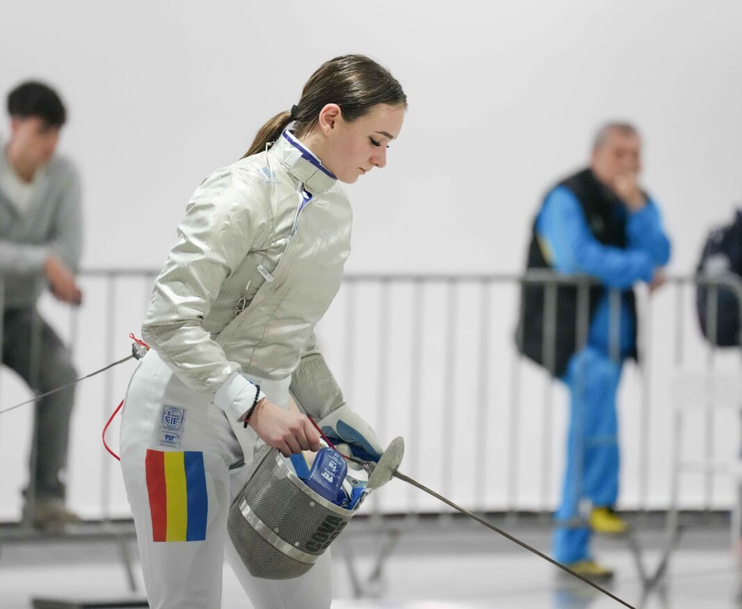 NEWS.ro: Scrimă: Amalia Covaliu este vicecampioana europeană la sabie junioare