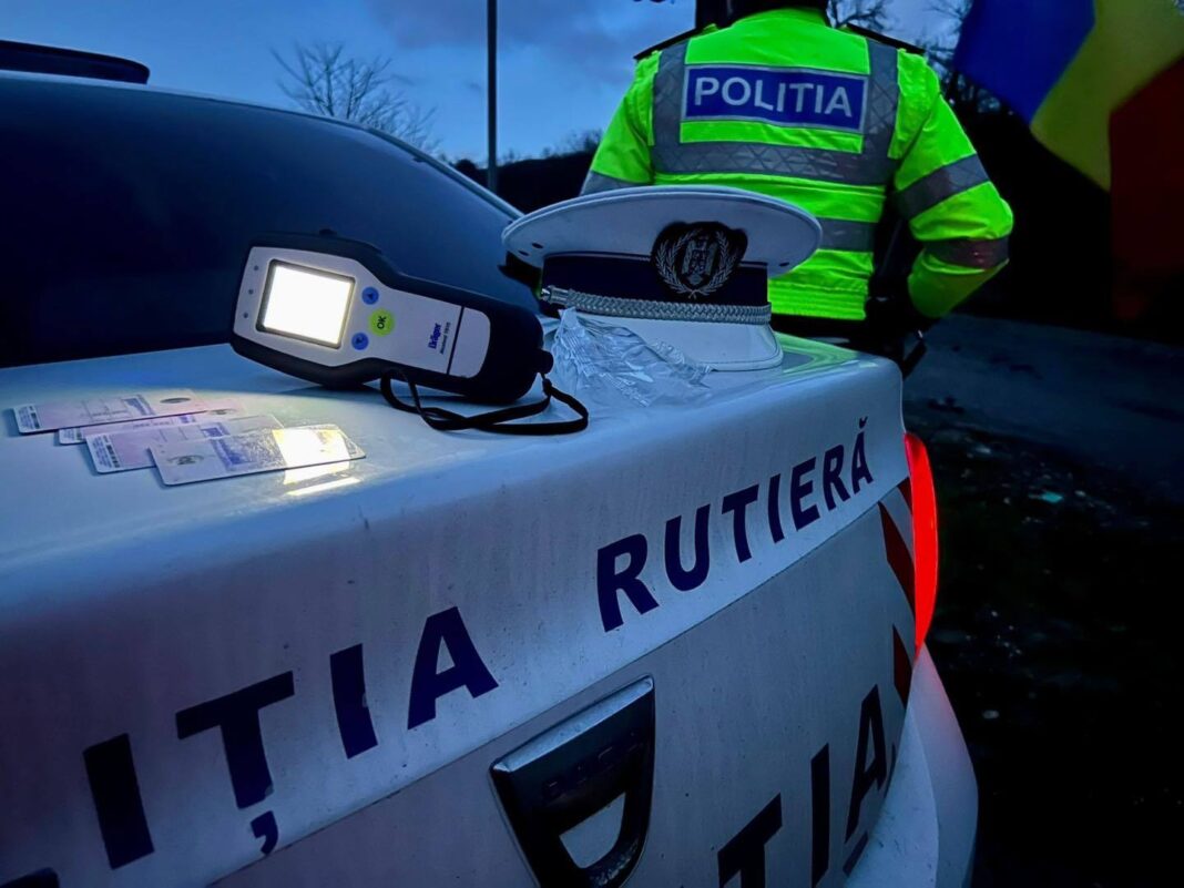 NEWS.ro: Şeful Poliţiei Rutiere Ploieşti rămâne în funcţie deşi documente ale instituţiei au fost scoase şi arse pe câmp, iar într-un birou alte documente au fost afectate de o inundaţie produsă de un robinet lăsat deschis. Explicaţiile conducerii IPJ Prahova