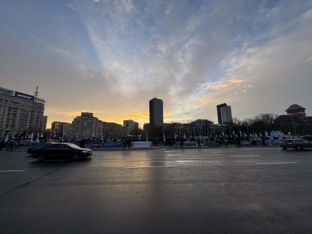 NEWS.ro: Sindicatele din penitenciare, plângere penală împotriva premierului Ilie Bolojan pe care-l acuză de abuz în serviciu / Plângerea vizează adoptarea, cu rea-credinţă, a reformei administraţiei / Ce acuzaţii se aduc