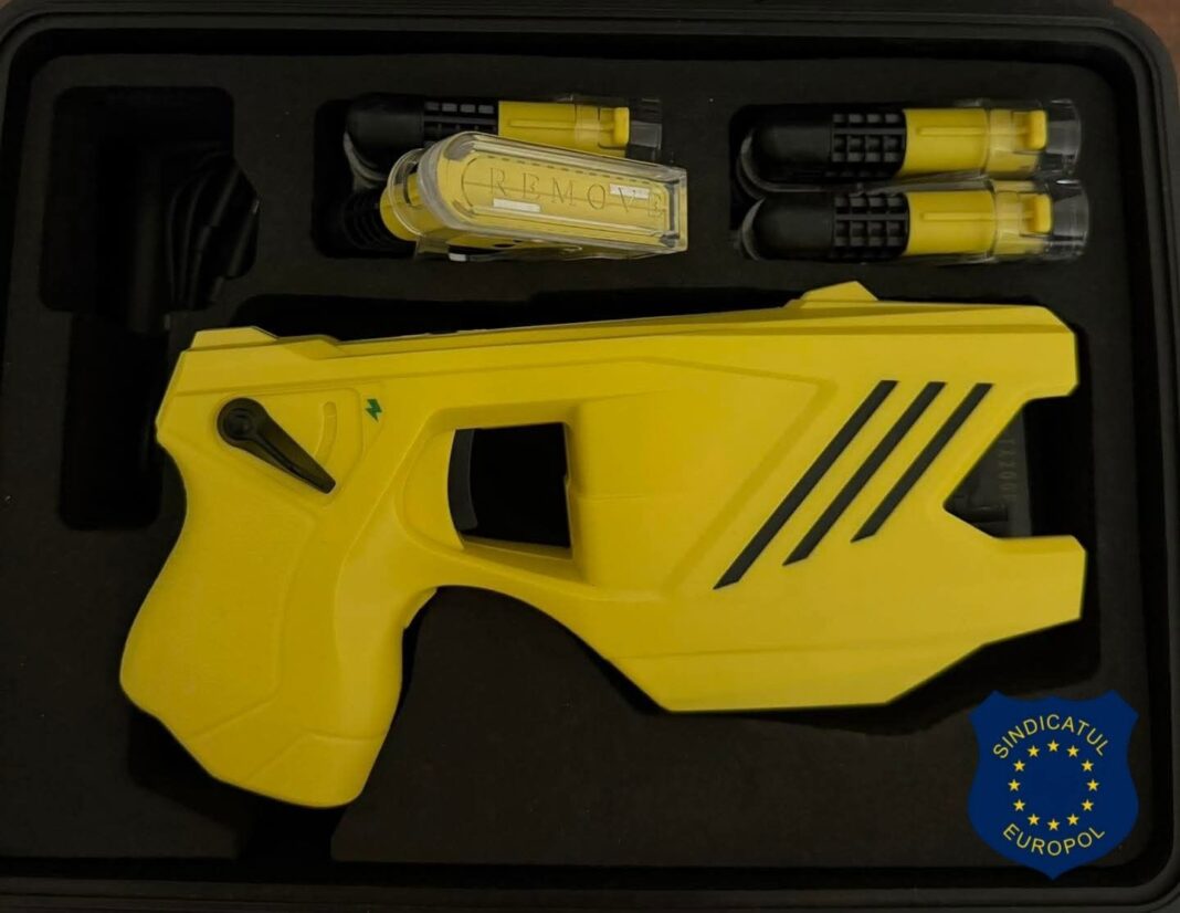 NEWS.ro: Sindicatul Europol, după ce doi poliţişti au fost agresaţi la Constanţa: Este realitatea zilnică din teren / Despre mijloacele de intervenţie ale agenţilor: Între vorba bună şi glonţ trebuie să existe o alternativă / Taserul nu este un moft