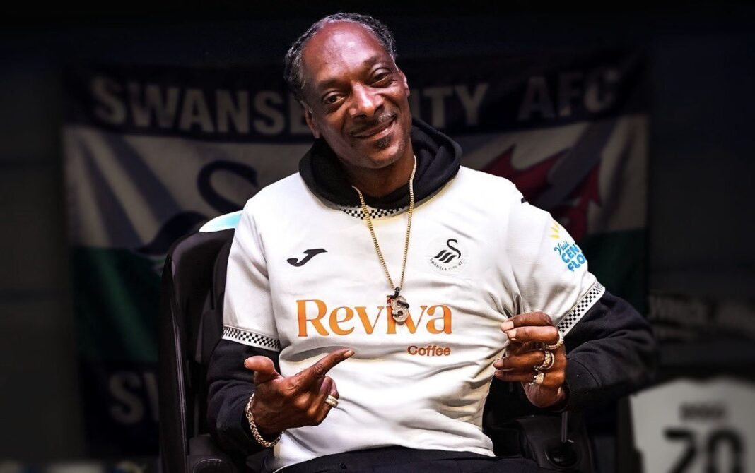 NEWS.ro: Snoop Dogg va asista pentru prima dată la un meci al echipei Swansea