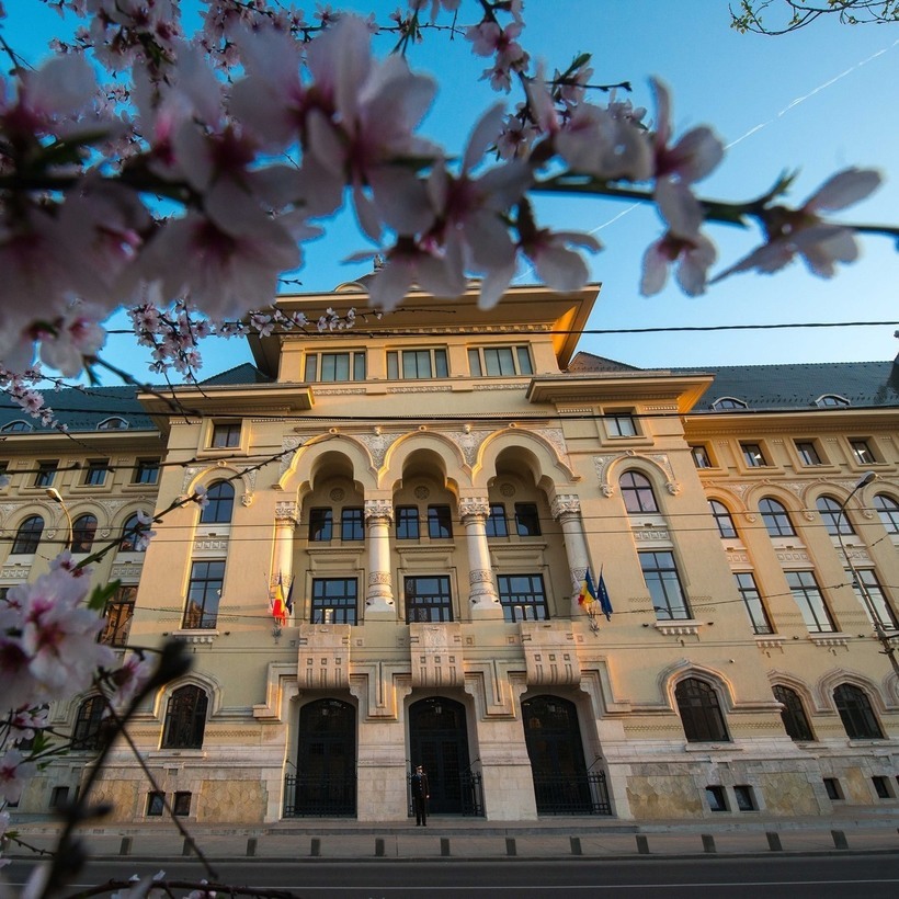 NEWS.ro: Sondaj CURS - Intenţii de vot la alegerile locale în Capitală - PSD - 22%, AUR - 20%, PNL - 18% / Principala problemă - traficul şi aglomeraţia / Peste două treimi dintre cei chestionaţi consideră că Bucureştiul se îndreaptă într-o direcţie greşită