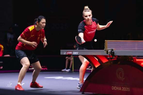 NEWS.ro: Tenis de masă: Adina Diaconu, în sferturi la dublu feminin, la Singapore Smash 2026