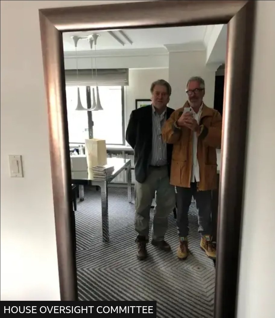 NEWS.ro: The Guardian: Dosarele Epstein dezvăluie detalii despre eforturile lui Steve Bannon de a influenţa politica europeană