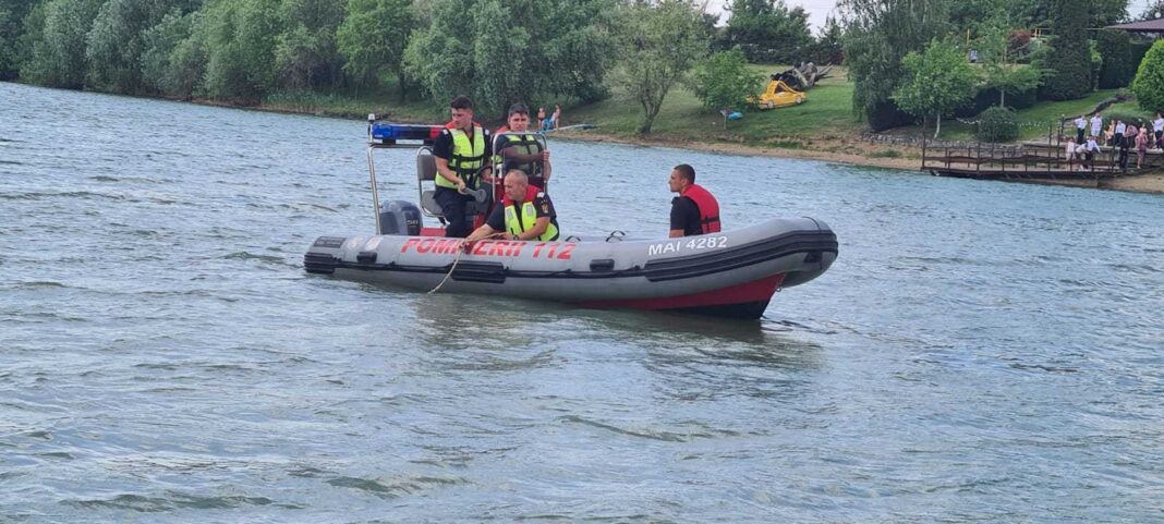NEWS.ro: Timiş: Bărbat dat dispărut de familie, căutat cu scafandri şi sonar în Lacul Surduc
