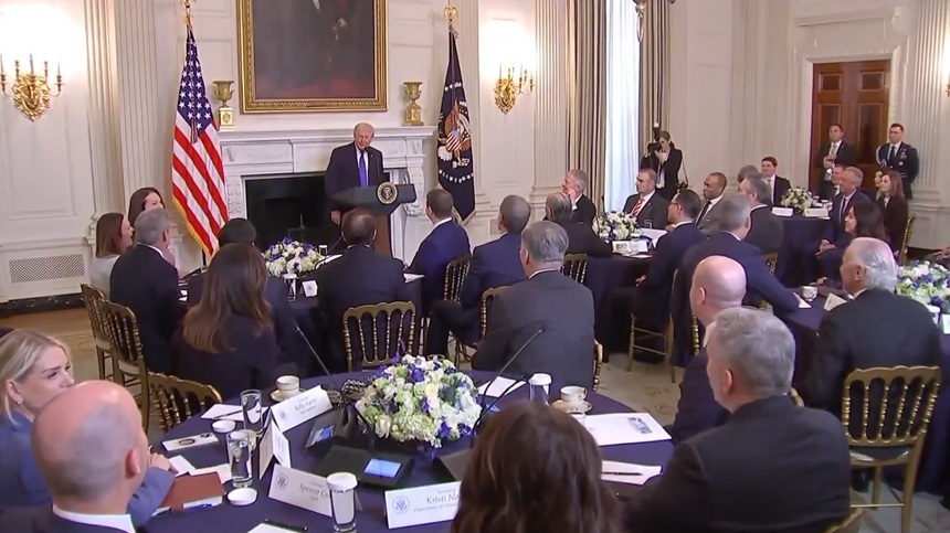 NEWS.ro: Trump afirmă, la Casa Albă,că ”ia în calcul” un atac limitat limitat împotriva Iranului, dacă nu încheie un acord cu SUA