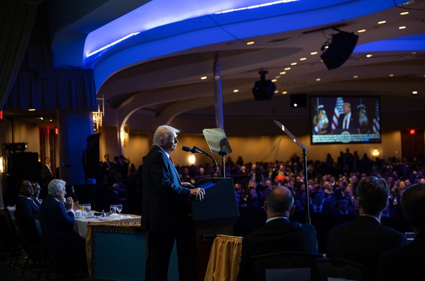 NEWS.ro: Trump anunţă un miting de rugăciune, la 17 mai, pe National Mall, pentru a ”dedica din nou America lui Dumnezeu”