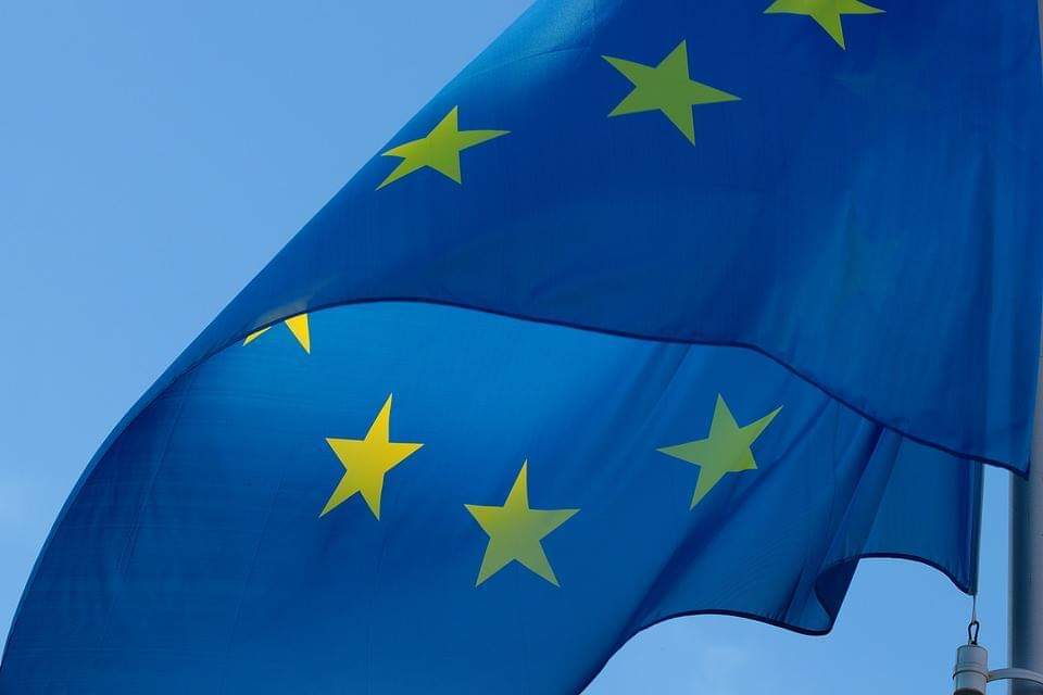 NEWS.ro: UE vrea să creeze o aplicaţie pentru combaterea hărţuirii cibernetice