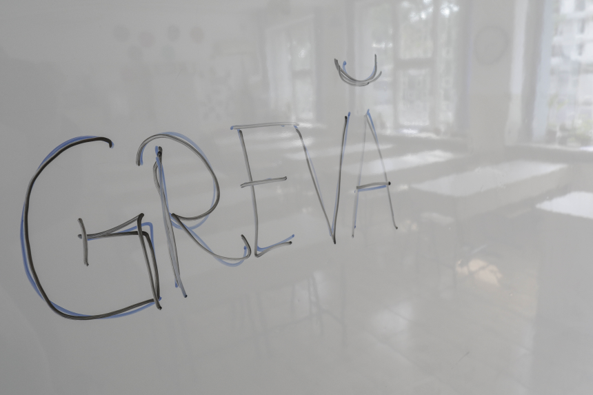 NEWS.ro: UPDATE - Grevă de avertisment de două ore, în peste 1.500 de primării de comune/ Bolojan, la o dezbatere pe tema reformei administrative / Premier: Lucrurile în administraţie nu vor mai putea fi cum eram obişnuiţi până acum - VIDEO