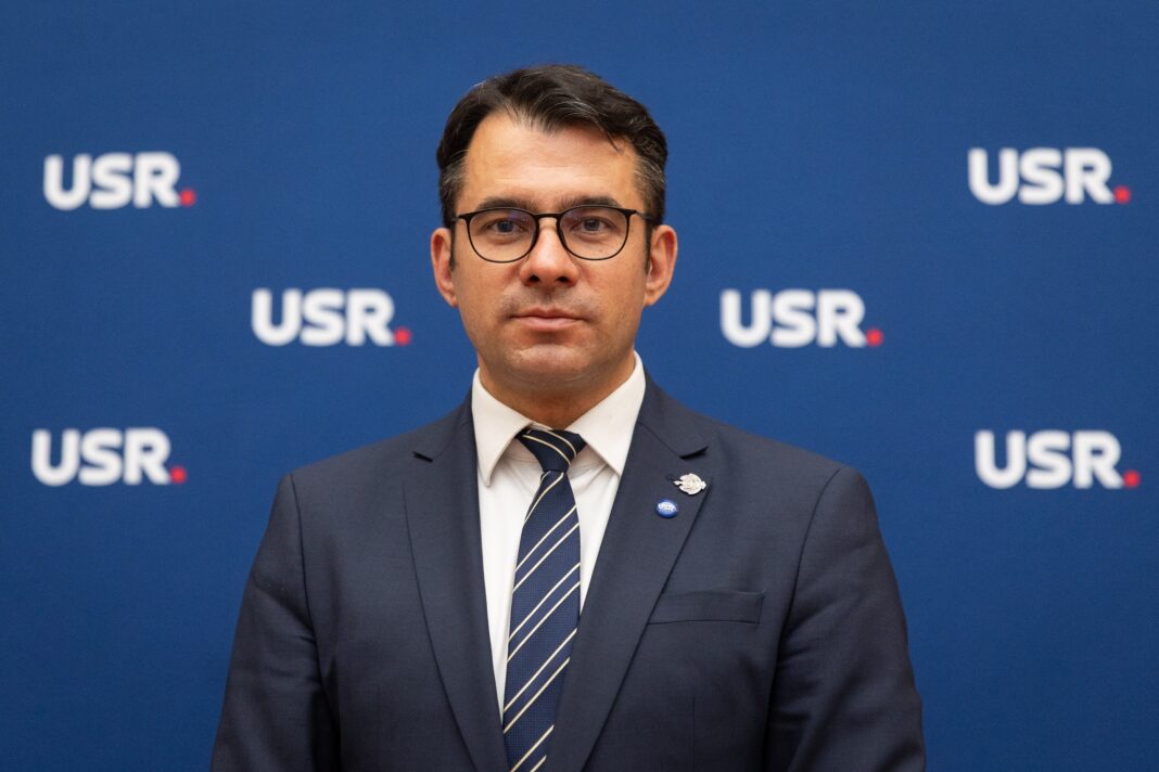 NEWS.ro: USR face apel la partidele din coaliţie să deblocheze în Senat legea Drulă, care transpune la nivel de lege referendumul bucureştenilor privind cheltuirea banilor la Capitală