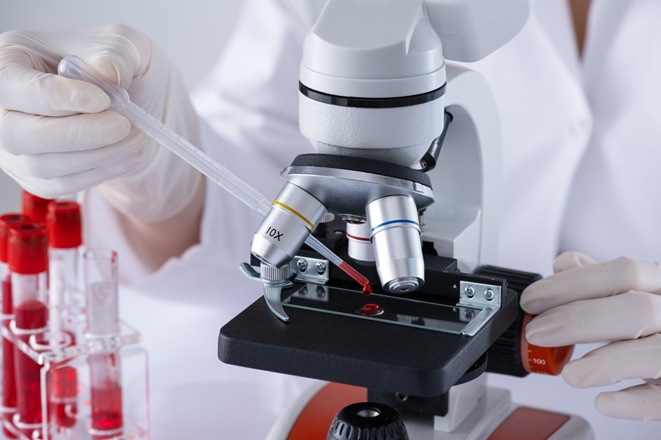 NEWS.ro: Virusul pe care 95% dintre oameni îl poartă toată viaţa şi este asociat cu scleroza multiplă şi unele tipuri de cancer. Primul anticorp uman capabil să blocheze virusul, dezvoltat de cercetători din SUA