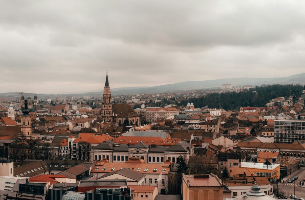 Nou trend pe piața imobiliară din Cluj-Napoca: Investitorii care au cumpărat apartamente până în 2020, decid acum să vândă / ”În loc să păstreze active blocate în proprietăți, preferă să valorifice momentul”