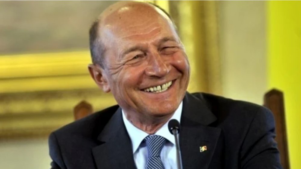 „O clică de nătărăi”. Traian Băsescu râde de suveraniști după participarea lui Nicușor Dan la Consiliul Păcii
